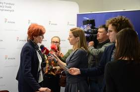 Elżbieta Rafalska, Minister Rodziny, Pracy i Polityki Społecznej udziela wywiadu