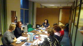 Pokaż zdjęcie: Gabriela Knapik pracownik Oddziału Śląskiego PFRON - prowadząca spotkanie konsultacyjne