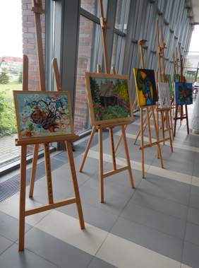 Pokaż zdjęcie: Wystawa prac plastycznych uczestników WTZ i ŚDS