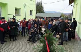 Pokaż zdjęcie: Uczestnicy otwarcia ZAZ-u w Gładyszowie