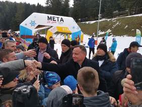 Pokaż zdjęcie: Prezydent Andrzej Duda z uczestnikami Spartakiady