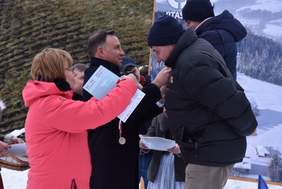 Pokaż zdjęcie: Prezydent Andrzej Duda oraz dyrektor Marta Mordarska nagradzali zwycięzców Spartakiady