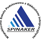 Logo:Niepubliczna Szkoła Podstawowa z Oddziałami Integracyjnymi SPINAKER, w środku trójkąt w biało-niebieskie poprzeczne pasy