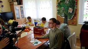 Pracownia artystyczna. Zdjęcie pochodzi ze zbiorów ŚDS w Brodnicy prowadzonego przez Caritas Diecezji Toruńskiej.