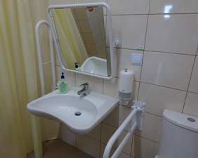 Pokaż zdjęcie: Oddanie do użytku pomieszczeń higieniczno-sanitarnych dofinansowanych ze środków PFRON dla Szkoły Podstawowej w Wyszynie