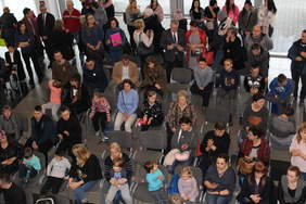 Pokaż zdjęcie: Zaproszeni goście