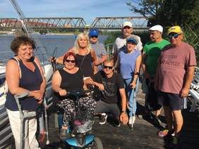 Pokaż zdjęcie: uczestnicy szkolenia żeglarskiego - sierpień 2018