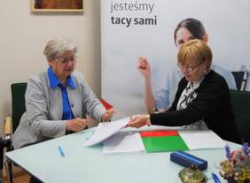 Pokaż zdjęcie: Podpisanie umowy z Fundacją Wspólnota Nadziei w Więckowicach