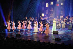 Pokaż zdjęcie: Zespół taneczny dzieci i młodzieży "Mała Rewia" z Torunia