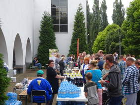 Pokaż zdjęcie: Bufet przygotowany przez organizatorów