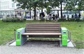 Widok ławki z przodu