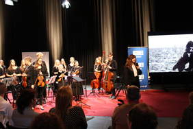 Pokaż zdjęcie: Orkiestra uczniów Szkoły Muzycznej w Lublinie pod Dyrekcją p. Iwony Borcuch