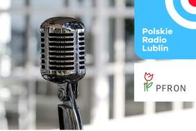 Pokaż zdjęcie: Zdjęcie mikrofonu, w prawym górnym rogu znajduje się logo Polskiego Radia Lublin, poniżej jest ligo PFRON.