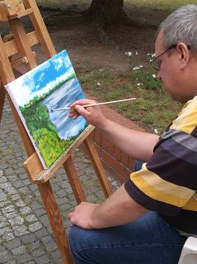 Pokaż zdjęcie: Festiwal Sztuki Osób Niepełnosprawnych w Lewinie Brzeskim – Konkurs plastyczny