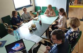 Pokaż zdjęcie: Uczestnicy spotkania w siedzibie Małopolskiego Oddziału PFRON