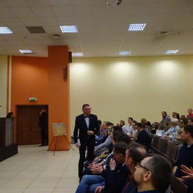 Pokaż zdjęcie: Prezentacja przybyłych na spotkanie gości