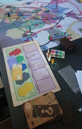 Pokaż zdjęcie: Gra planszowa "On the way - Latający reporterzy"