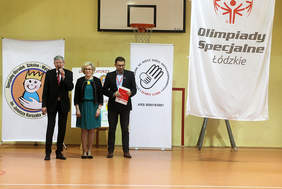 Pokaż zdjęcie: Ceremonia otwarcia zawodów: Powitanie gości przez Władysława Skwarkę Dyrektora Oddziału Łódzkiego PFRON