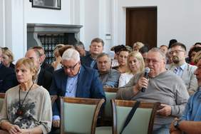 Pokaż zdjęcie: Przedstawiciele PCPR-ów i Powiatowych Społecznych Rad ds. Osób Niepełnosprawnych. fot. J. Schroeder 