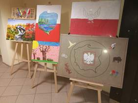 Pokaż zdjęcie: Wystawa prac złożonych do Konkursu Plastycznego w Oddziale Opolskim PFRON 