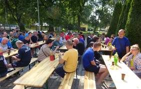 Pokaż zdjęcie: W sportowych zmaganiach wzięło udział 11 drużyn z województwa świętokrzyskiego, przede wszystkim z powiatu kieleckiego, buskiego i pińczowskiego.