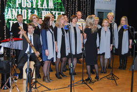 Pokaż zdjęcie: Chór złożony z nauczycieli Szkoły Muzycznej I stopnia im. Majora Hieronima Henryka Baranowskiego