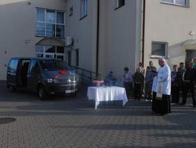 Pokaż zdjęcie: Święcenie samochodu