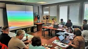 Uczestnicy spotkania na sali konferencyjnej