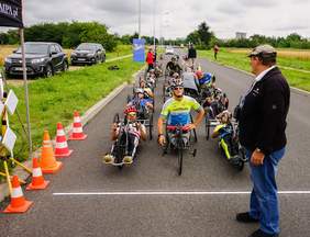 Pokaż zdjęcie: Start wyścigu Fot. Hetman Tandem Cycling Team