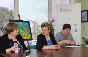 Pokaż zdjęcie: Na zdjęciu: Jadwiga Stromkie Przewodnicząca Zarządu Koła, Halina Pasieczna Wiceprzewodnicząca Zarządu Koła oraz Maria Bil Główna Księgowa 