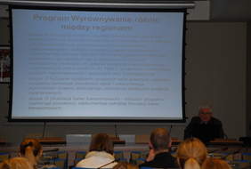 Pokaż zdjęcie: Pan_Wieslaw_Kolasa_prezentuje_program_Wyrownywania_roznic_miedzy_regionami_III.JPG