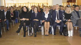 Pokaż zdjęcie: Zgromadzeni goście