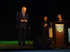 od lewej: Roy Haworth, ks. Adam Marek, Zofia Trochimowicz-Warga