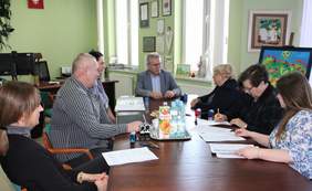 Pokaż zdjęcie: Podpisanie umowy