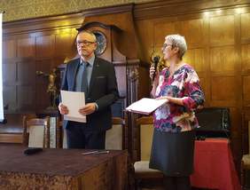 Pokaż zdjęcie: na zdjęciu Prezes Zarządu Okręgu Łodzkiego ZNP Marek Ćwiek oraz wicedyrektor ŁCDNiKP Teresa Dąbrowska