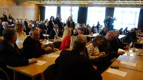 Pokaż zdjęcie: Udział w konferencji organizowanej z inicjatywy Prezydenta RP, Andrzeja Dudy, wzięli przedstawiciele lokalnych władz samorządowych