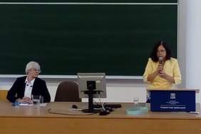 Pokaż zdjęcie: Prowadzący konferencję na Wydziale Nauk Społecznych Uniwersytetu im. Adama Mickiewicza w Poznaniu