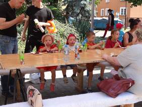 Pokaż zdjęcie: Potrawy z grilla dla uczestników 