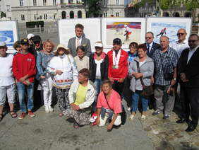 Pokaż zdjęcie: Otwarcie wystawy na kieleckim Rynku