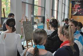 Pokaż zdjęcie: Wystawa prac XV edycji Konkursu Plastycznego w Collegium Da Vinci w Poznaniu