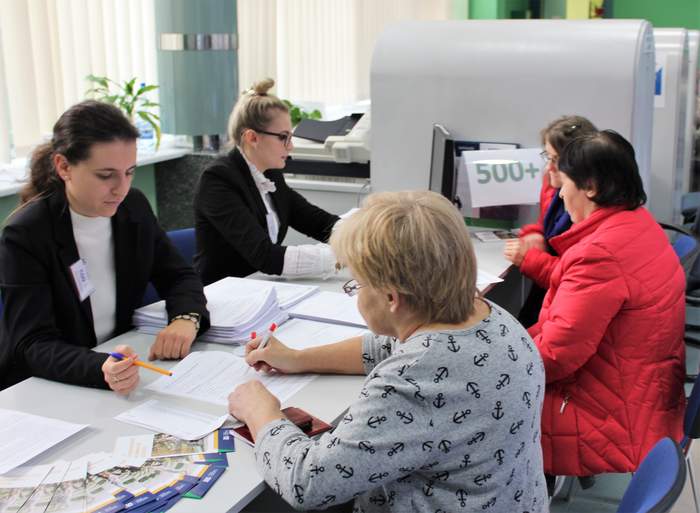 Pokaż zdjęcie: Stanowisko obsługi wniosków o świadczenie uzupełniające dla osób niezdolnych do samodzielnej egzystencji w Oddziale ZUS w Lublinie