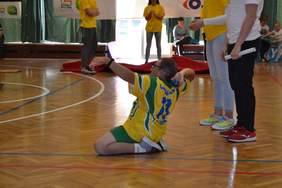 Pokaż zdjęcie: Konkurencja rzutu piłką tenisową