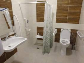 Pokaż zdjęcie: Łazienka w internacie