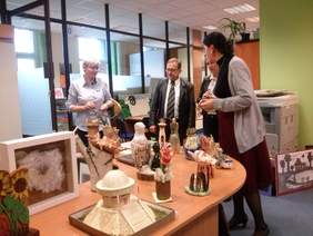 Wojewódzka Komisja Konkursowa podczas oceny prac z kategorii rzeźba 