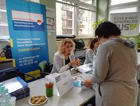 Pokaż zdjęcie: Stoisko Oddziału Łódzkiego PFRON