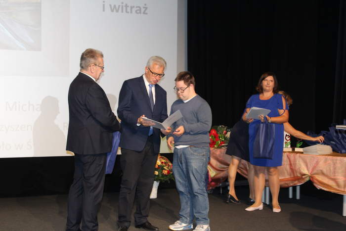 Pokaż zdjęcie: Wręczanie nagród