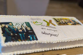 Pokaż zdjęcie: W tak ważnym dniu nie mogło zabraknąć tortu