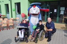 Sznupek - atrakcje na festynie "Fajnie być razem" - urodziny Specjalnego Ośrodka Szkolno - Wychowawczego w Ziemięcicach