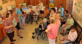 Pokaż zdjęcie: uczestnicy WTZ i podopieczni DPS w Ozorkowie