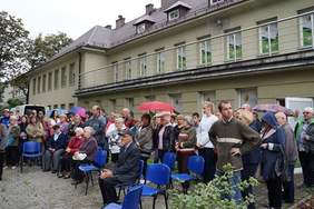 Goście pikniku integracyjnego w Dąbrowie Górniczej pn Sprawa wielkiej wagi